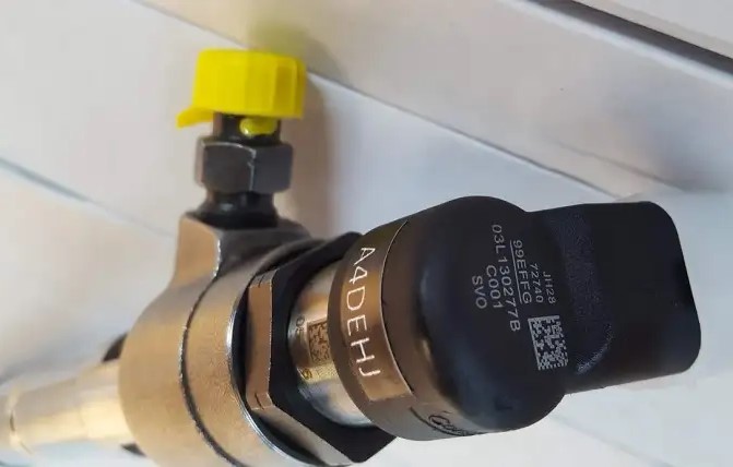 Revizyonlu Enjektör 03L130277B Revizyonlu Enjektör 03L130277B